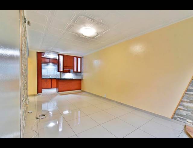 1 BEDROOM APARTMENT FOR SALE IN NEW REDRUTH